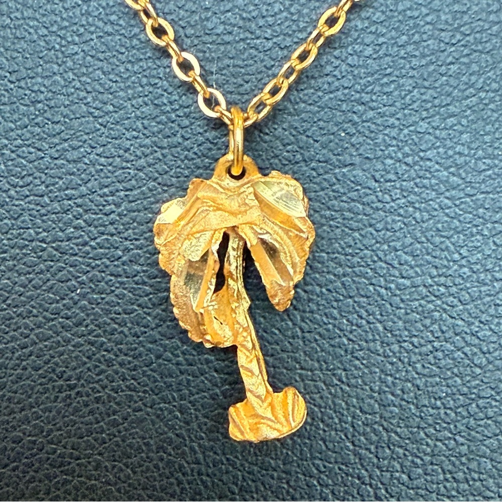 Vintage Tropical Palm Tree Charm Pendant Necklace Gold Tone 18” Chain